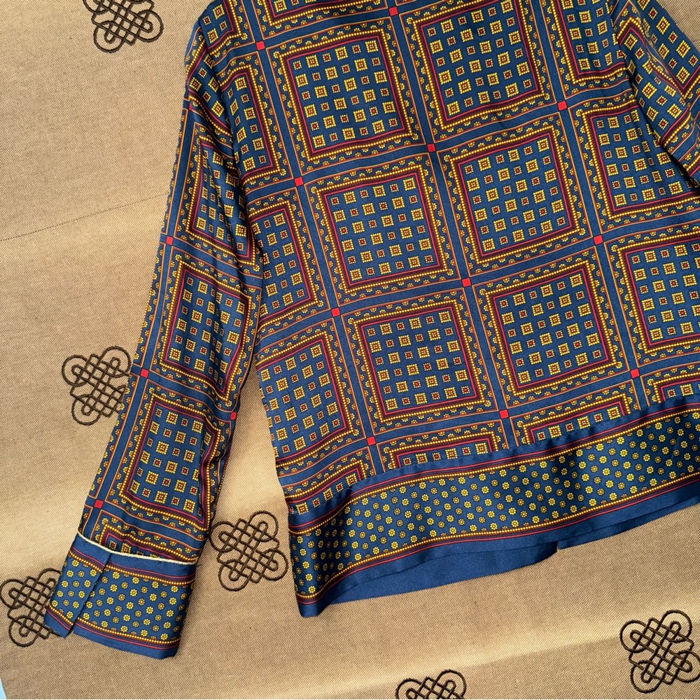 Zara Scarf Print Button Down Shirt Size M
Excellent Condition - Picture 13 of 16